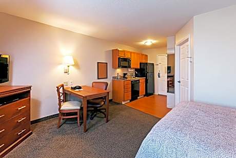 Queen Studio Suite
