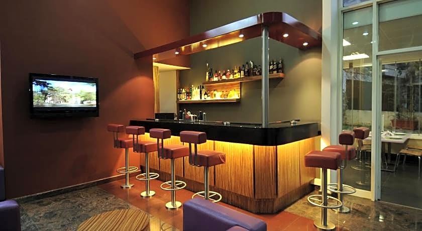 Suite Hotel Chrome