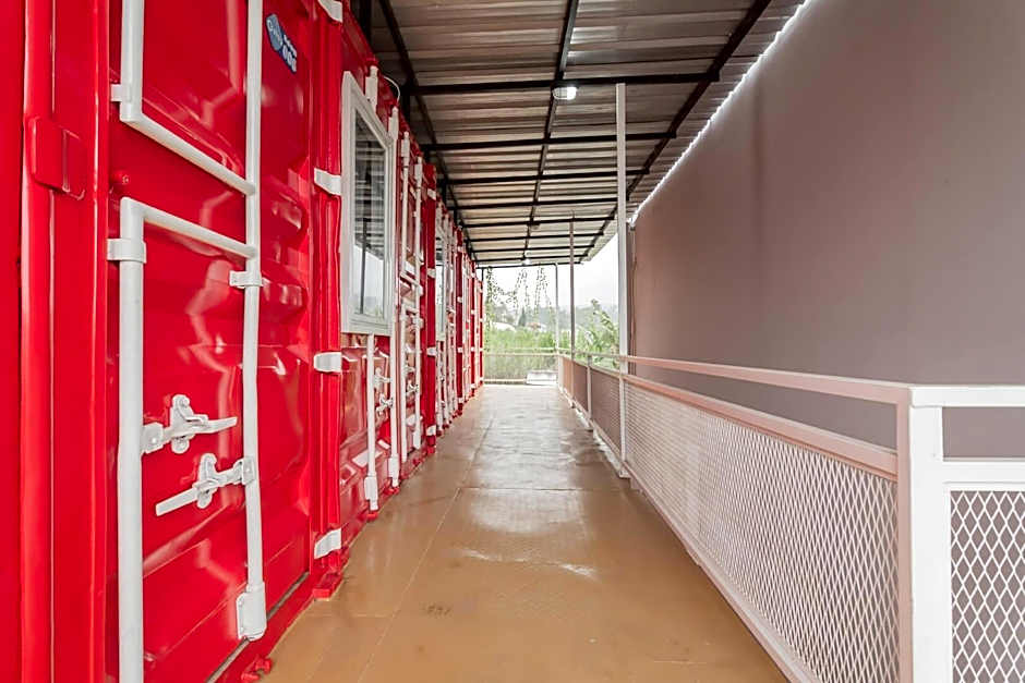 RedDoorz Plus near Lembang Park & Zoo