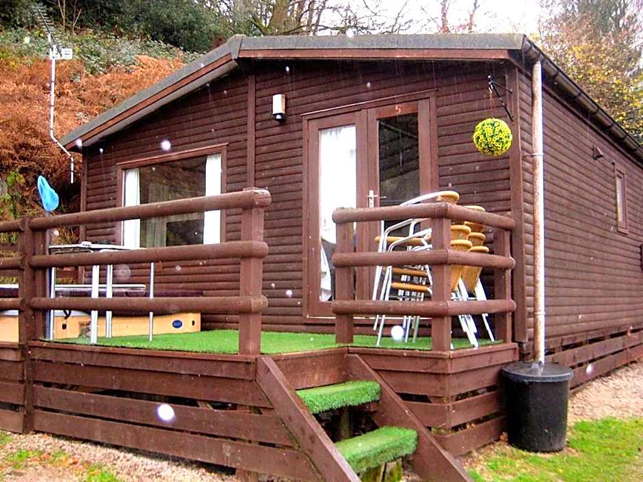 The Raddle Inn Log Cabins