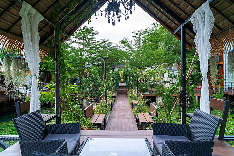 Ruen Nai Hua BY KOYAD