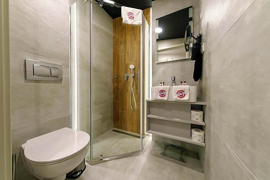 Kamienica no 111a Warsaw Airport