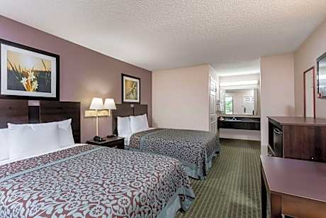 2 Double Beds Non-Smoking
