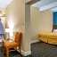 Quality Inn & Suites Middletown - Newport