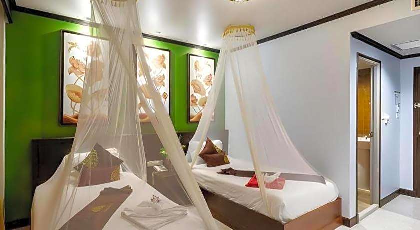 Tanawan Phuket Hotel