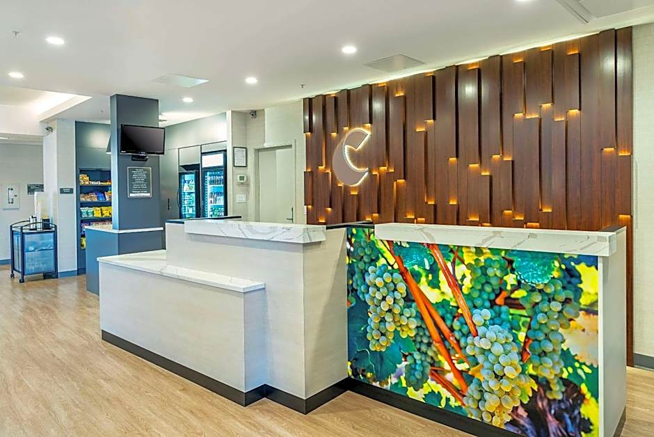 Comfort Suites Kelowna