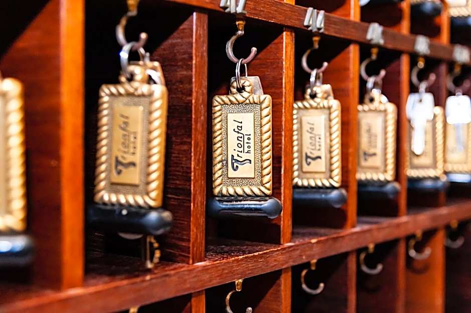 HOTEL TRIONFAL - Fronte Mare - Vicinissimi al Centro