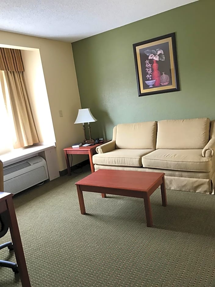 Quality Inn & Suites Prestonsburg next to Mountain Arts Center