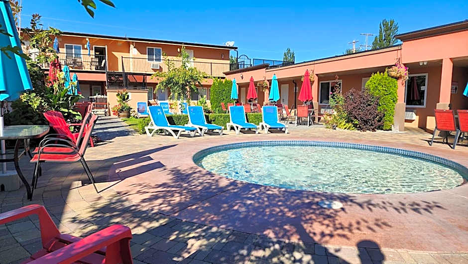 Sahara Courtyard Inn & Suites Osoyoos