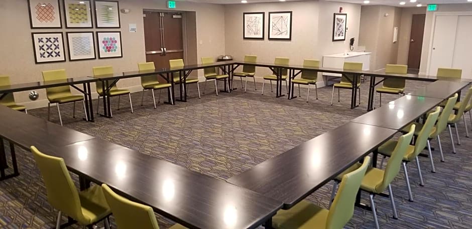 Holiday Inn Express Seattle - Sea-Tac Airport By IHG