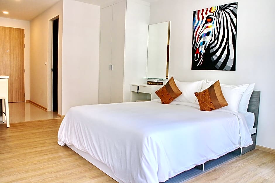 Ozone Condotel Kata Beach by Alpina