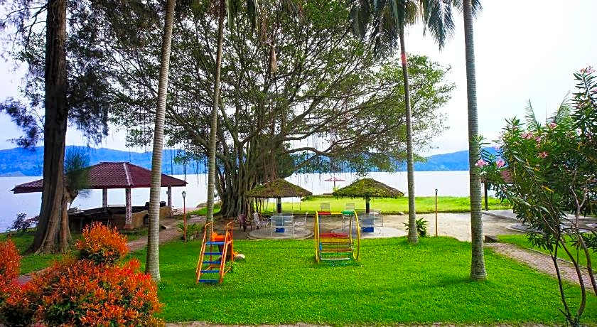 Pandu Lakeside Hotel Tuktuk