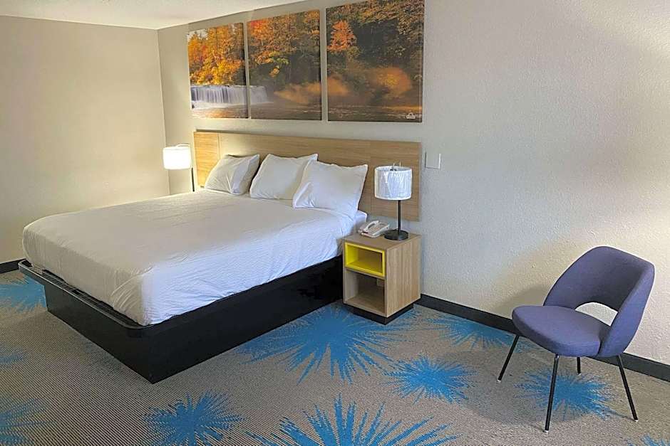 Days Inn by Wyndham Newnan