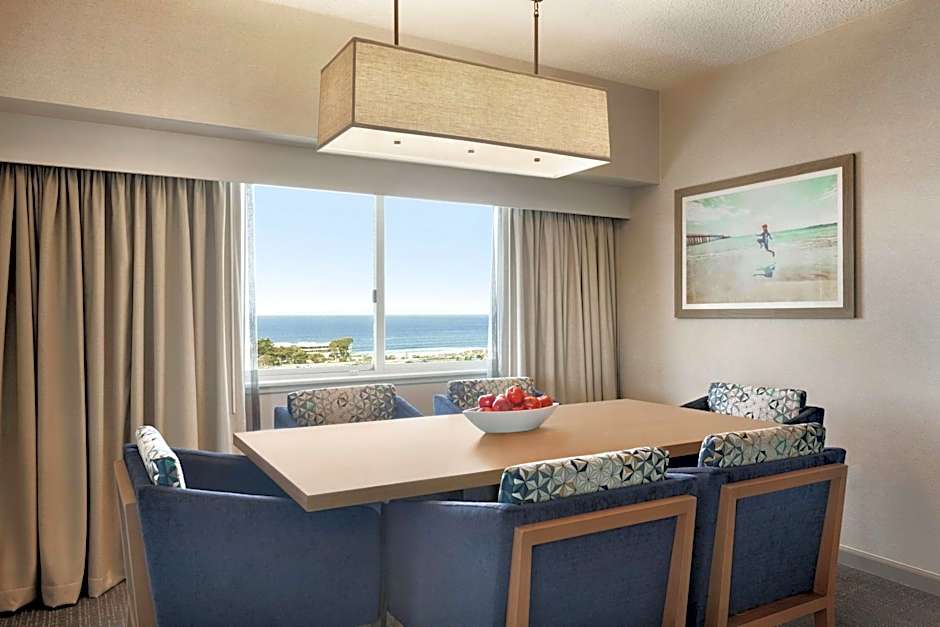 Embassy Suites by Hilton Monterey Bay-Seaside