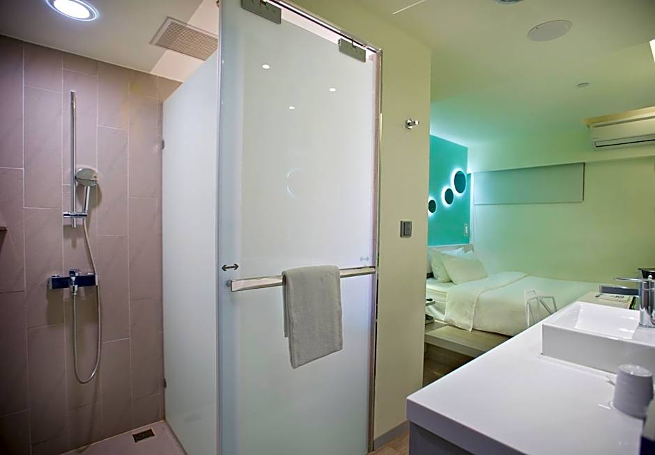 Photo 1 of 5 of Comfort, Windowless