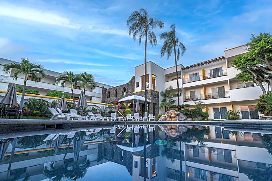 Photo 1 of 50 of Occidental Cuernavaca