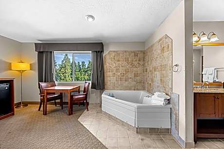 1 King Bed Non-Smoking Jacuzzi Microwave And Refrigerator Wi-Fi Full Breakfast