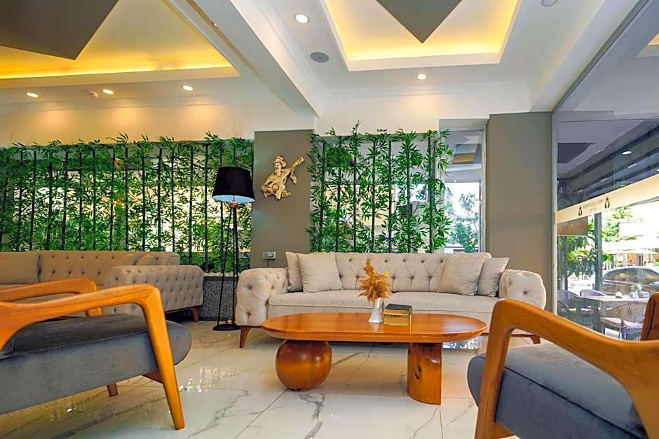 Miss Cleopatra Hotel
