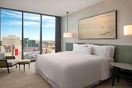 Executive Suite, Club lounge access, 1 King, City view