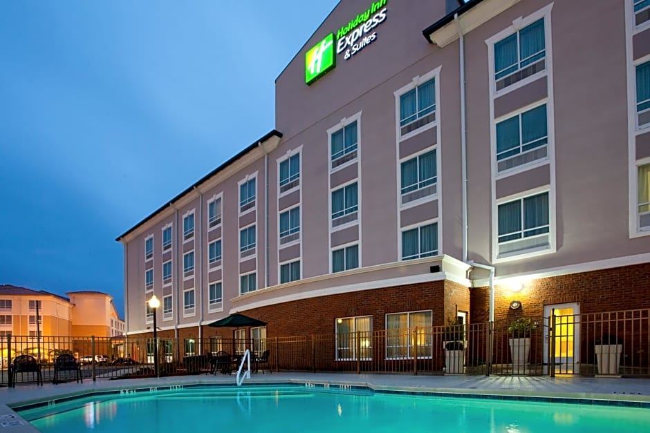 Holiday Inn Express Hotel & Suites Valdosta Southeast