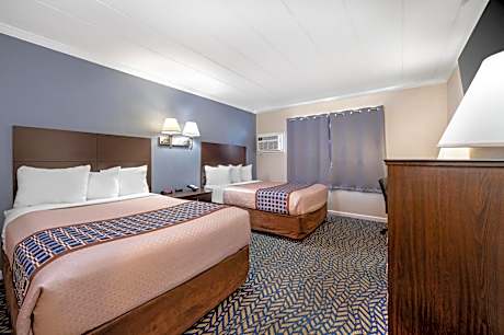 2 Double Beds, Nonsmoking, Accessible