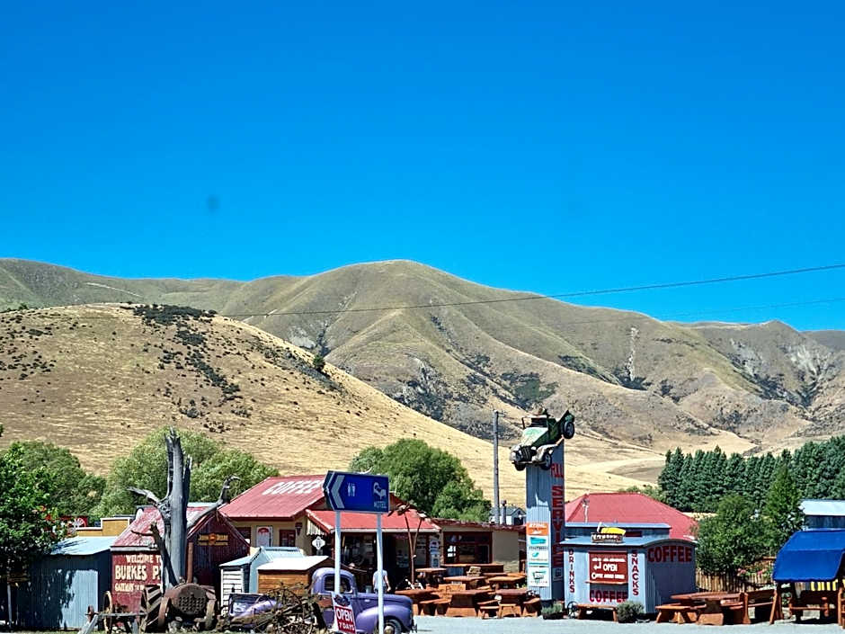 Burkes Pass Country Motels