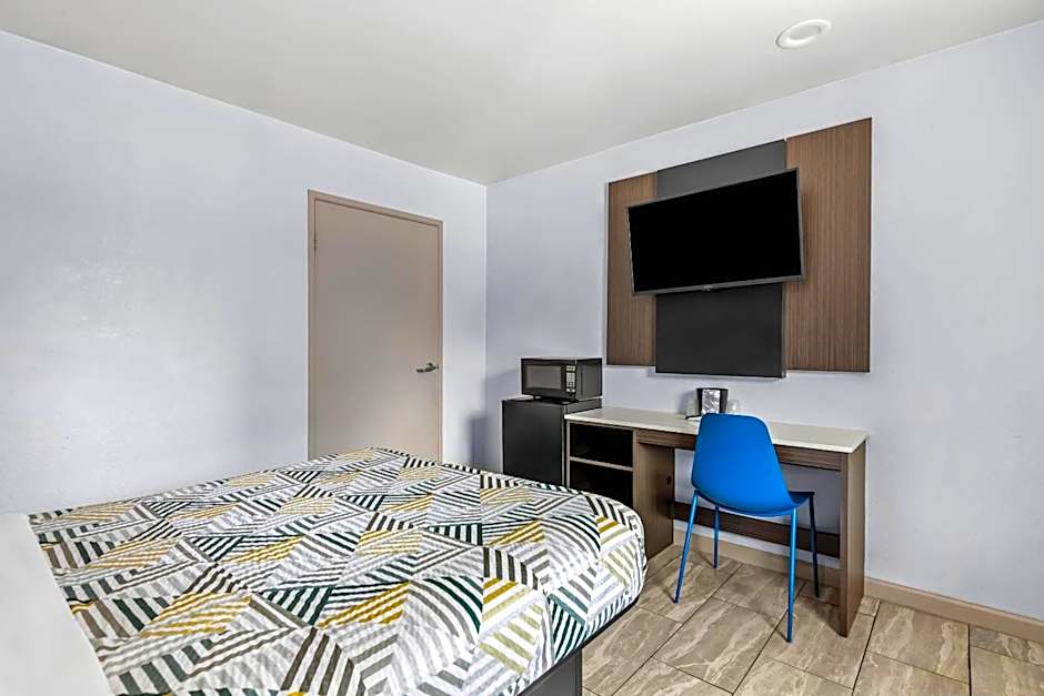 Motel 6-Murfreesboro, TN