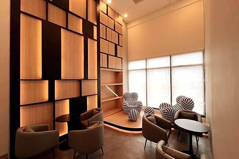 Georgetown Urban Family & Baby-Friendly Home with Skypool Seaview