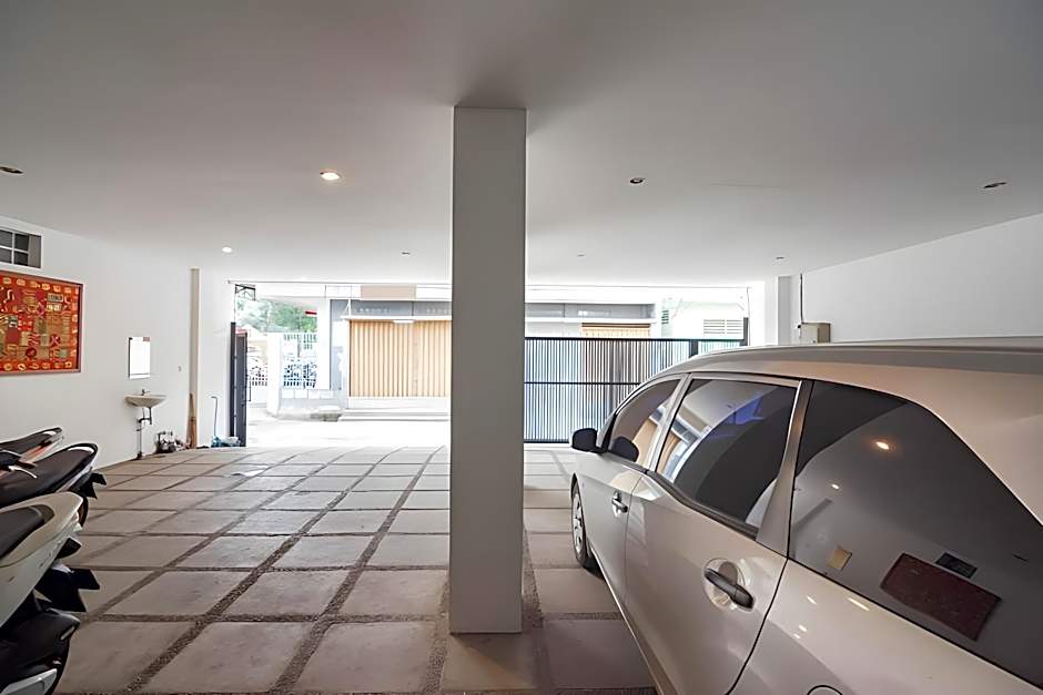 RedDoorz near Exit Toll Moh Toha