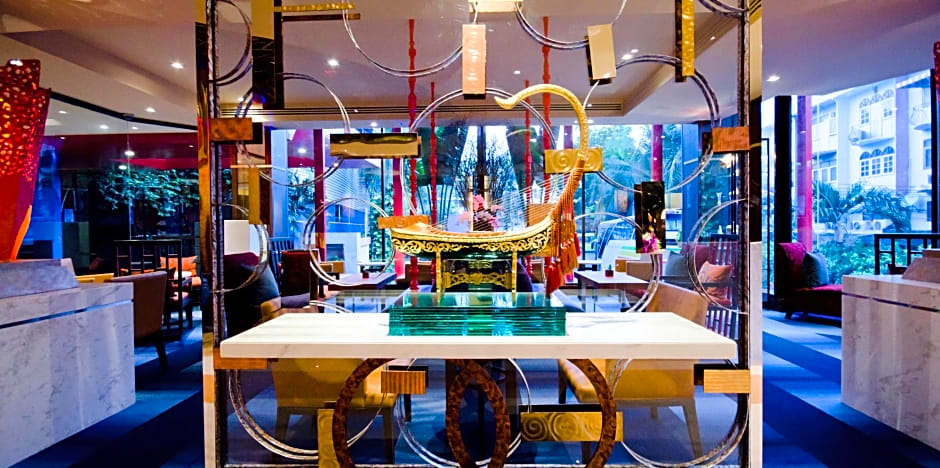 TONGTARA RIVERVIEW HOTEL