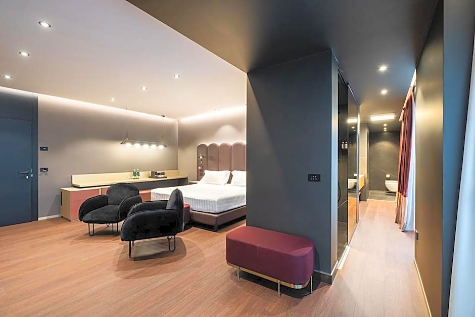 Photo 1 of 4 of Premium Suite