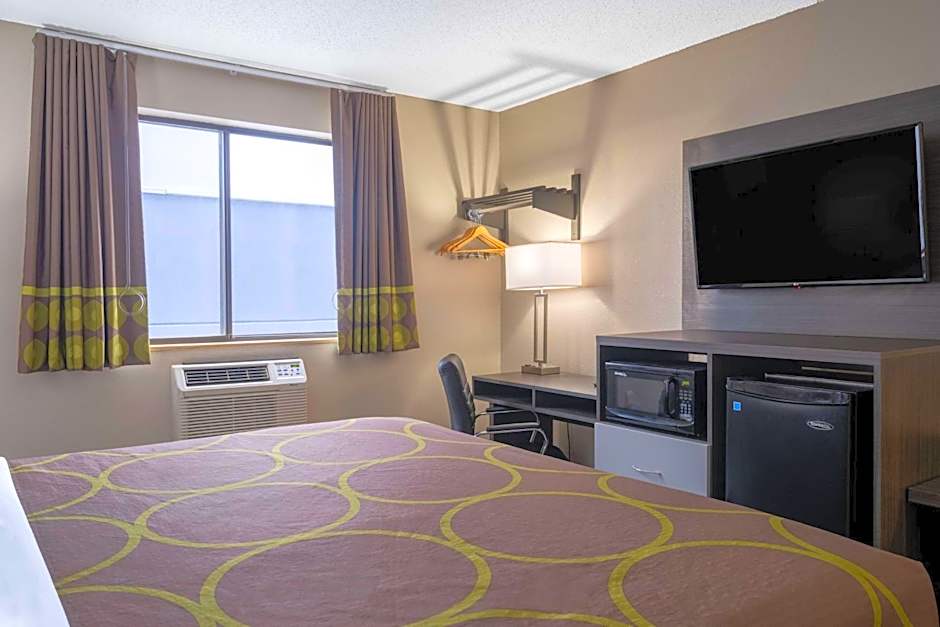 Super 8 by Wyndham Merrillville/Gary Area
