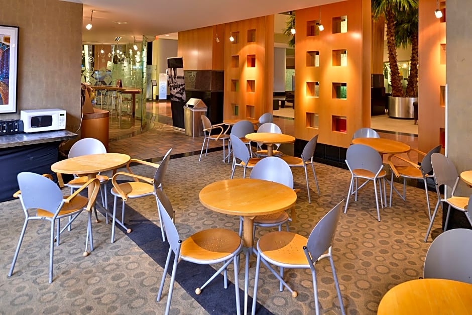 Edward Hotel and Convention Center