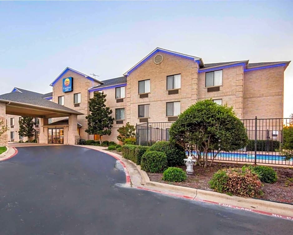 Comfort Inn & Suites Mansfield