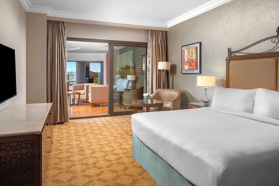 Hilton Alexandria King's Ranch