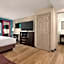 La Quinta Inn & Suites by Wyndham Columbus Airport Reynoldsburg