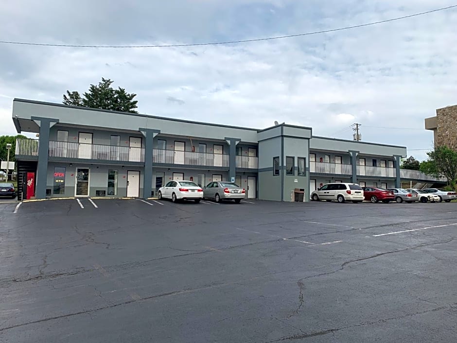 Royal Inn & Suites