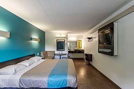 King Room - Non-Smoking
