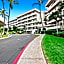 Renovated & Walkable to Beaches, Shops & Dining!