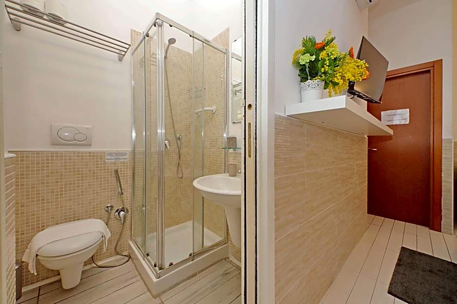 Opera Inn Suites - Rooms and Apartments