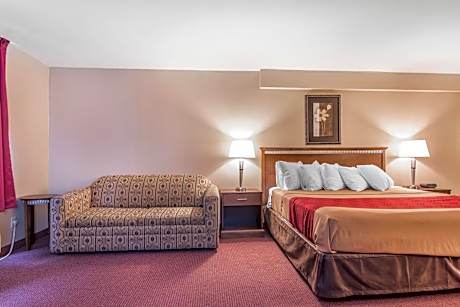 Business King Room with Sofa Bed - Non-Smoking