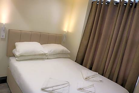 One-Bedroom Apartment (4 Adults)