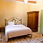 Arapis Rooms & Suites