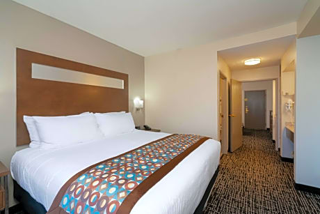 1 King Bed Non-Smoking