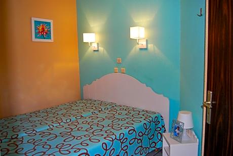 Small Duplex House with Air conditioning  (4-6 Adults)