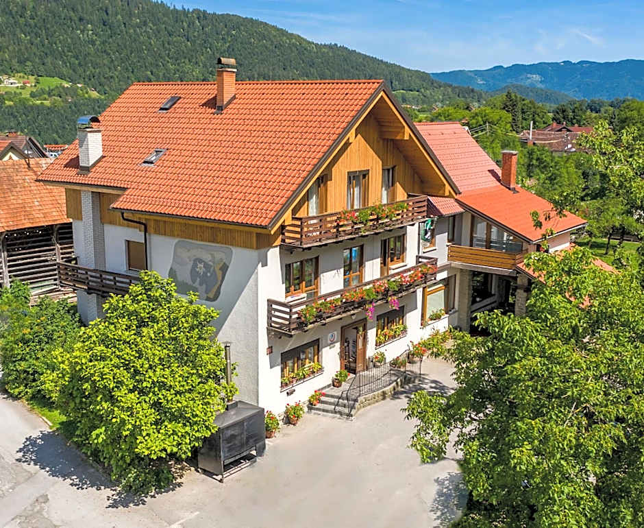 Rooms Pevc & Hostel Ljubno ob Savinji