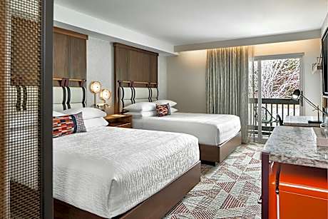 2 Queen Balcony Room, Guest Room, 2 Queen, Balcony
