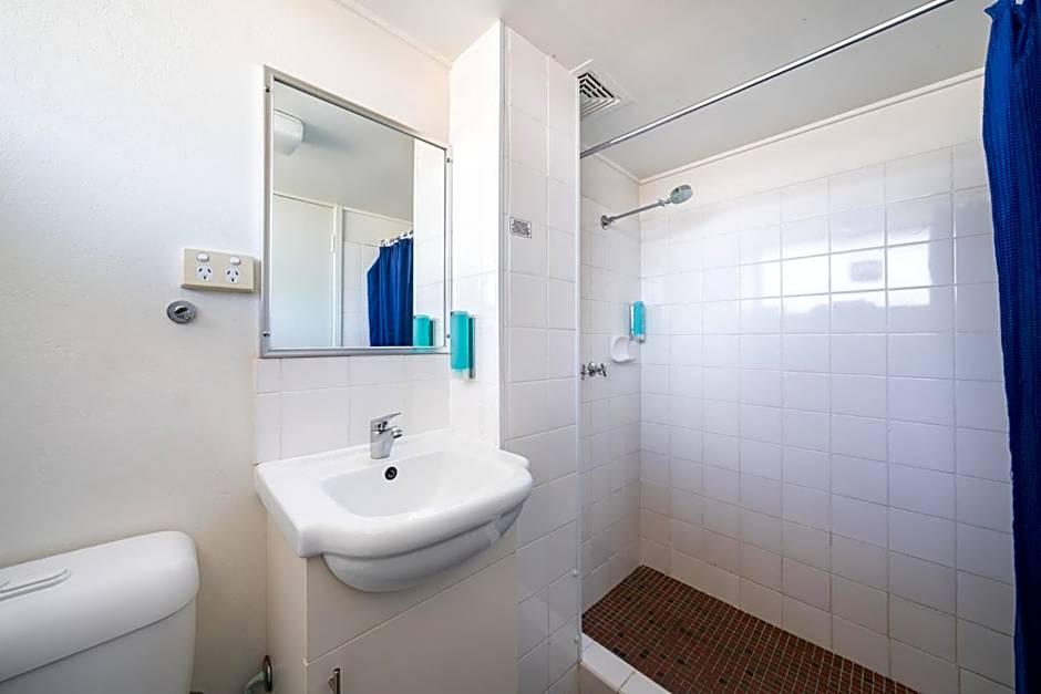 Bathurst Studio Apartments