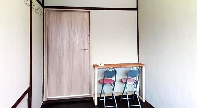 Guesthouse Bench