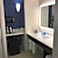Holiday Inn Express & Suites Tracy By IHG